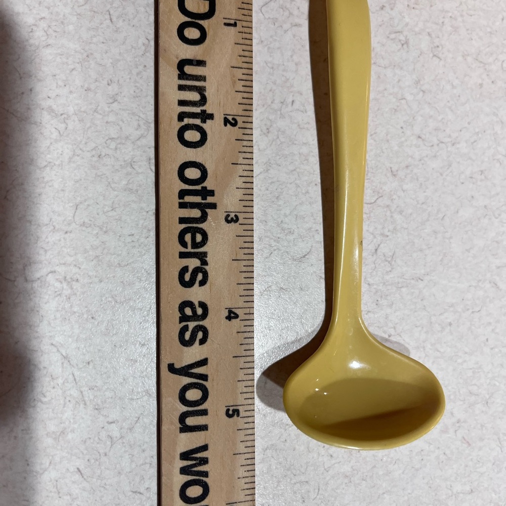 Set of Three Yellow Tupperware Condiment Spoons - Picture 4 of 5